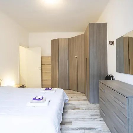 Suzzani Flat By Interhome * Milan