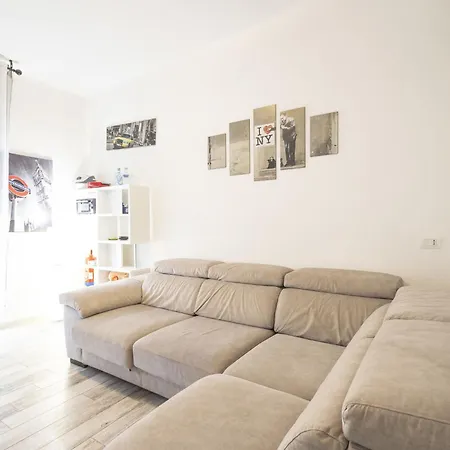 Suzzani Flat By Interhome Милан
