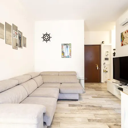 Suzzani Flat By Interhome Милан